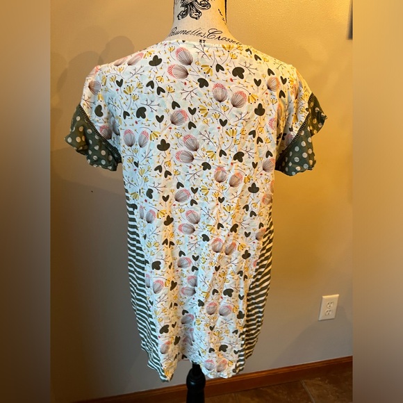 Matilda Jane Green and Beige Woman’s top - Picture 2 of 11